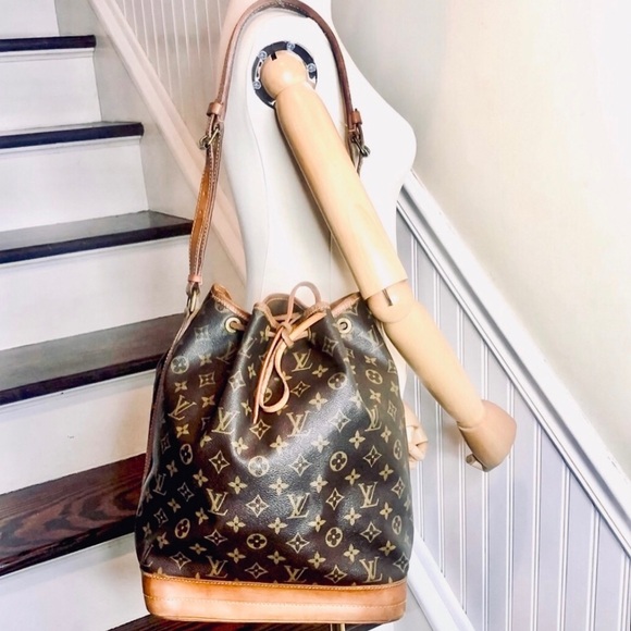 LOUIS VUITTON Monogram Noe GM Bucket Shoulder Bag with LV Dust Bag Authentic - Picture 3 of 17